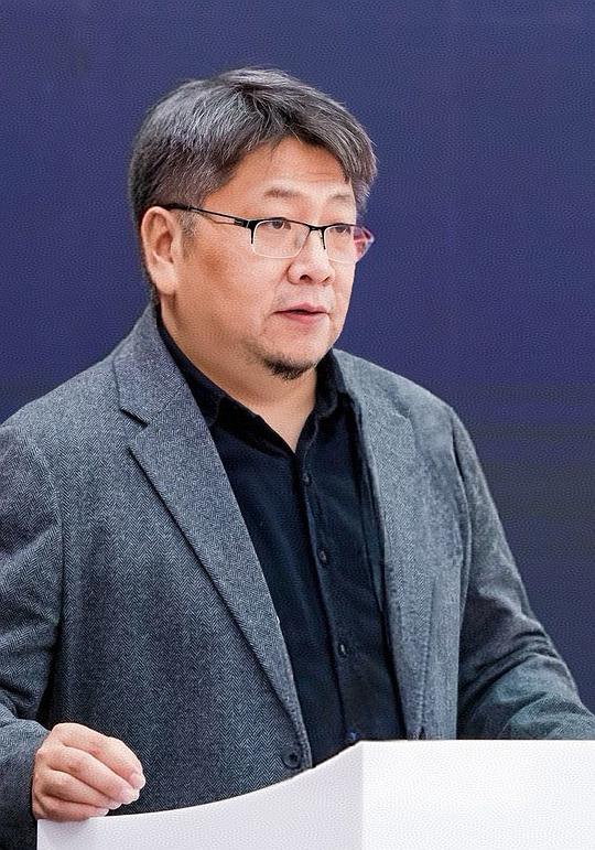 李镇.jpg